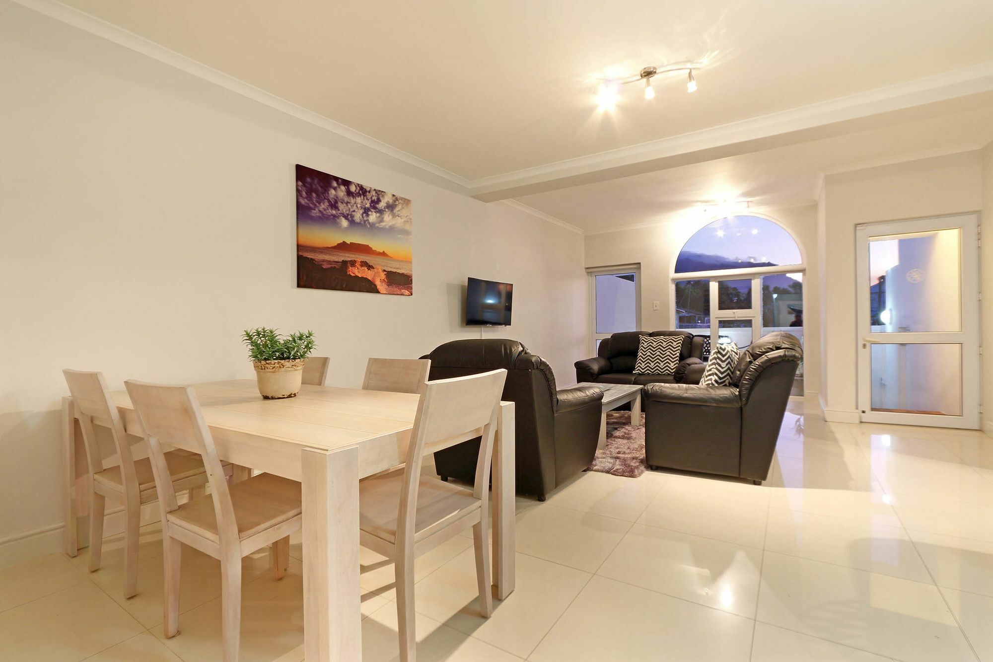 Camps Bay Beach Apartment كيب تاون المظهر الخارجي الصورة