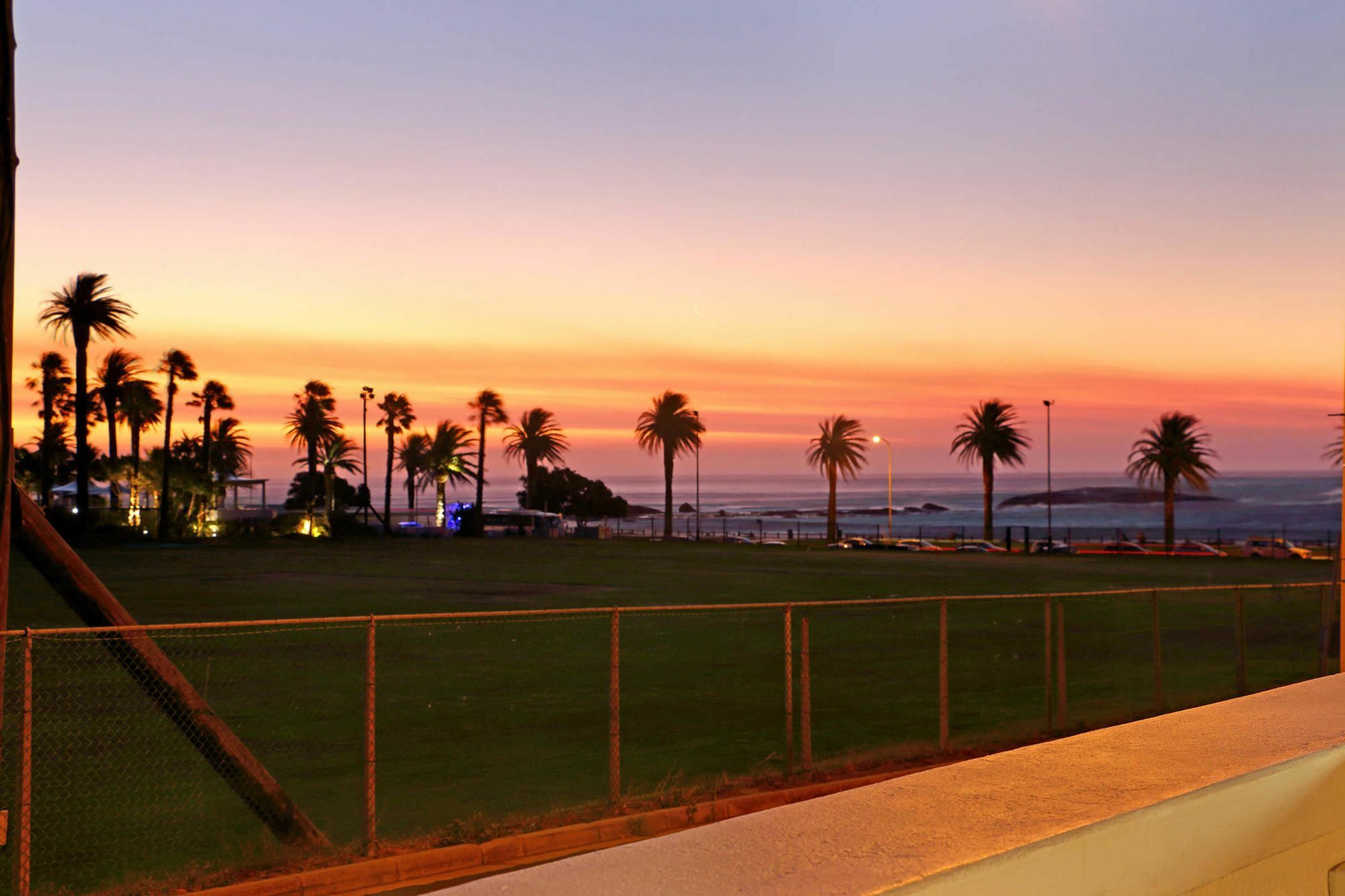 Camps Bay Beach Apartment كيب تاون المظهر الخارجي الصورة